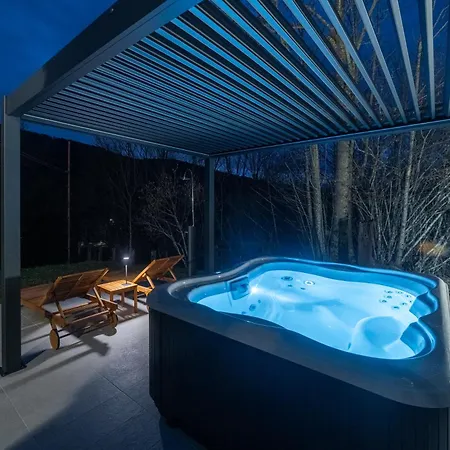 Casa Natura - Charming With Hot Tub Tuk Vojni